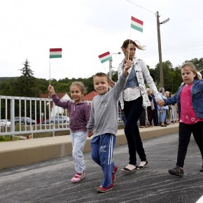 Új híd Felsőtárkányban