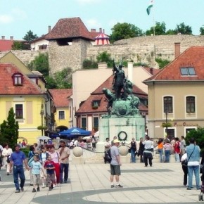 Az egri polgárok szolgálatában