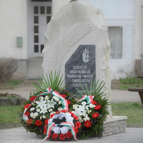 A kommunizmus áldozataira emlékeztek Füzesabonyban
