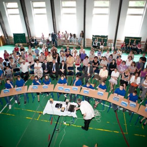 400 tanulói laptop a csákváriaknak