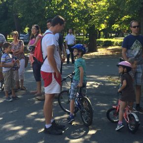 Bringázik a család: egyre több a kerékpárút